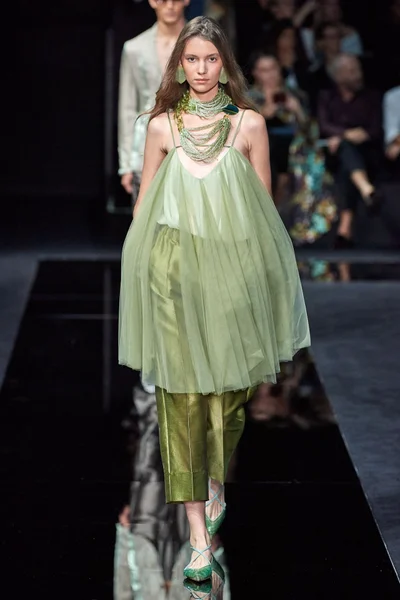 Look 37